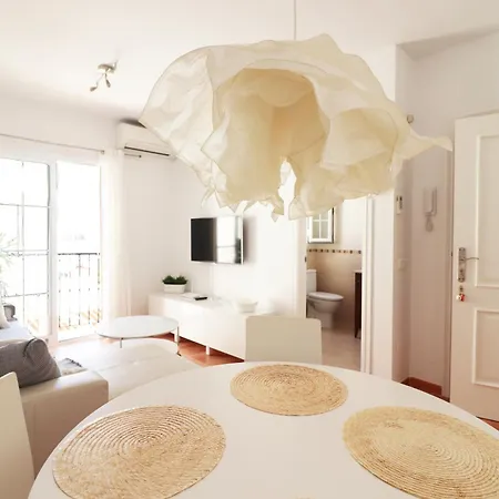 Pescia Con Piscina En Centro De Apartman