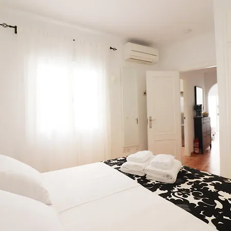 Pescia Con Piscina En Centro De Apartman *